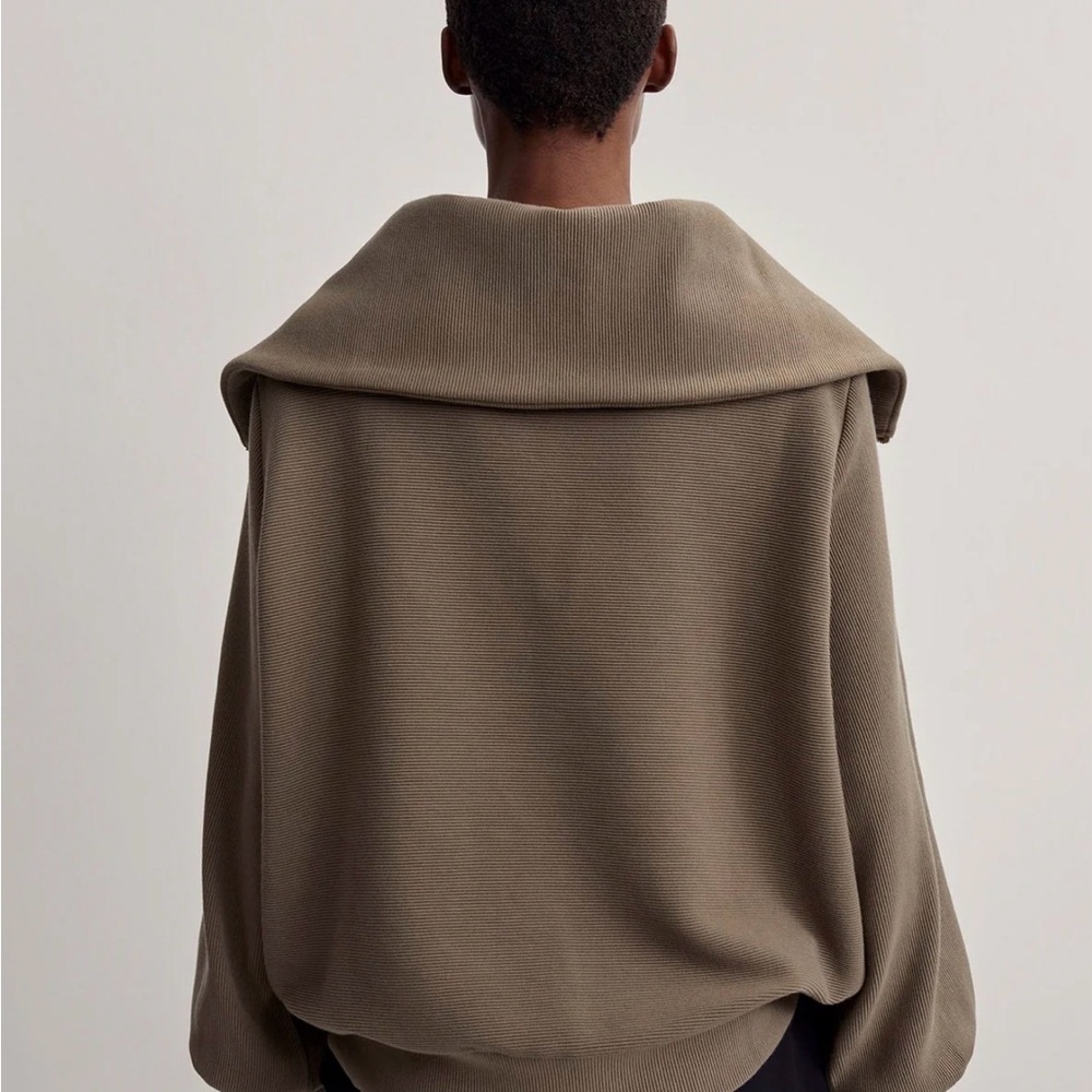 Varley Half Zip Pullover - Picture 3 of 4
